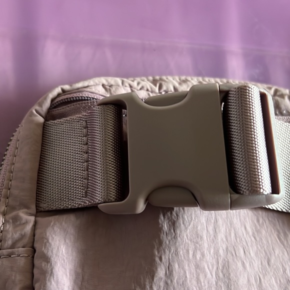 Lululemon - Picture 3 of 11